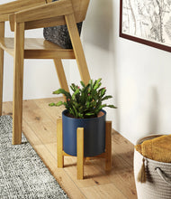 Load image into Gallery viewer, Deep Navy stand:light