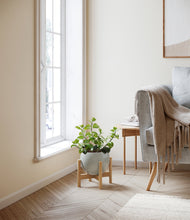 Load image into Gallery viewer, Deep Ocean stand:bamboo