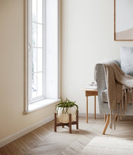 Load image into Gallery viewer, Shiny EggWhite stand:walnut