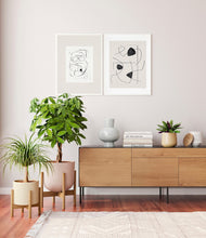 Load image into Gallery viewer, Sandy stand:two_stands