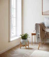 Load image into Gallery viewer, Deep Ocean stand:bamboo
