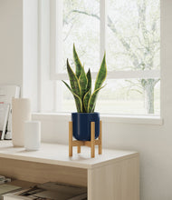 Load image into Gallery viewer, Twilight Blue stand:bamboo
