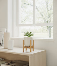 Load image into Gallery viewer, Cotton White stand:bamboo
