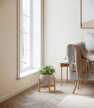 Load image into Gallery viewer, Winter Clouds stand:bamboo
