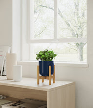 Load image into Gallery viewer, Twilight Blue stand:bamboo
