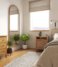 Load image into Gallery viewer, Woodland stand:one_stand
